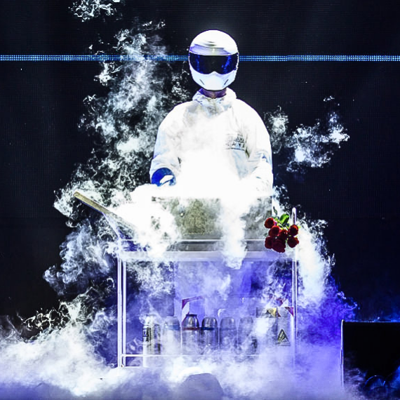 CHEMICAL SHOW – CRYO EFFECT IN DUBAI 2 570x570 - CHEMICAL SHOW – CRYO EFFECT IN DUBAI