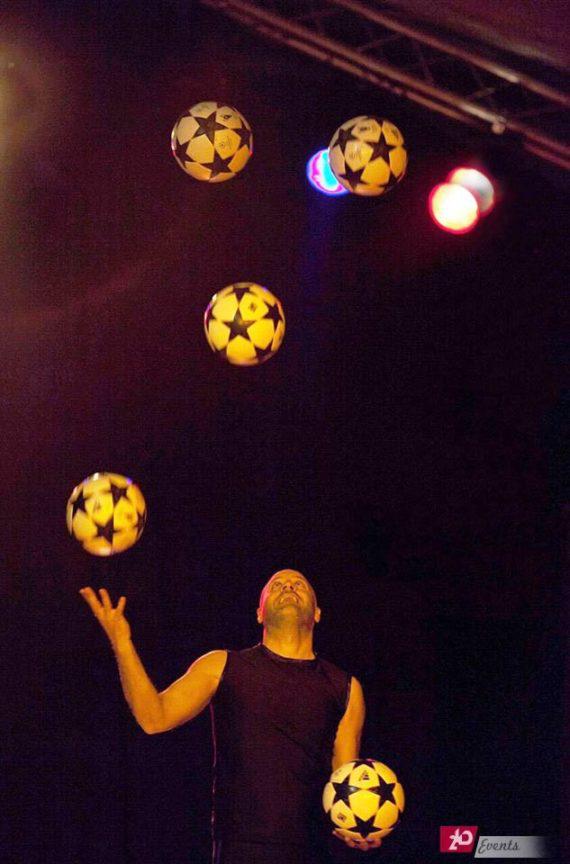 Football juggler act in Dubai
