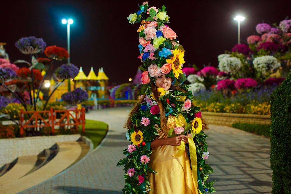 2ID - FLOWER GIRL FOR GRAND OPENING OF MIRACLE GARDEN
