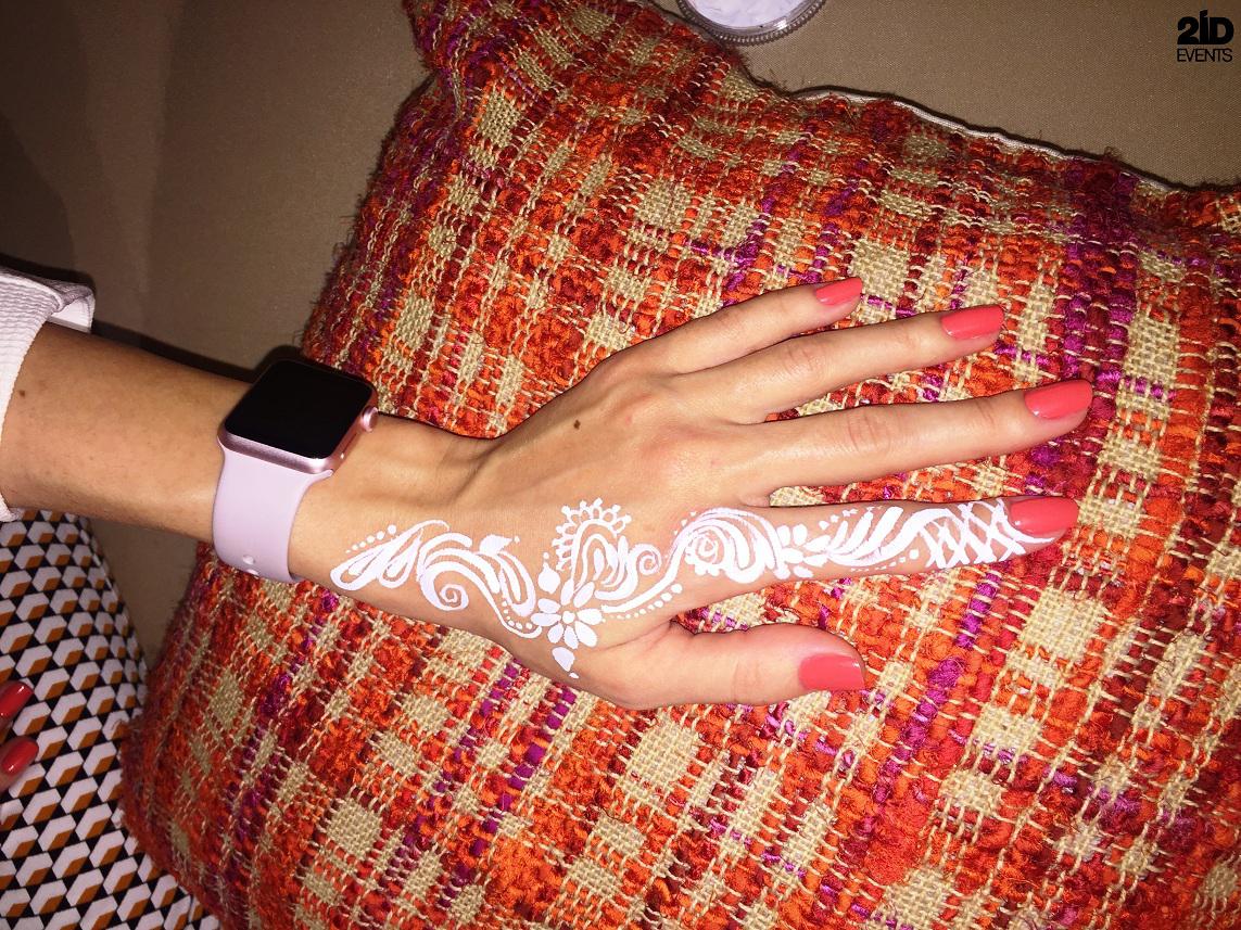WHITE AND GOLDEN HENNA ARTIST FOR PRIVATE PARTY