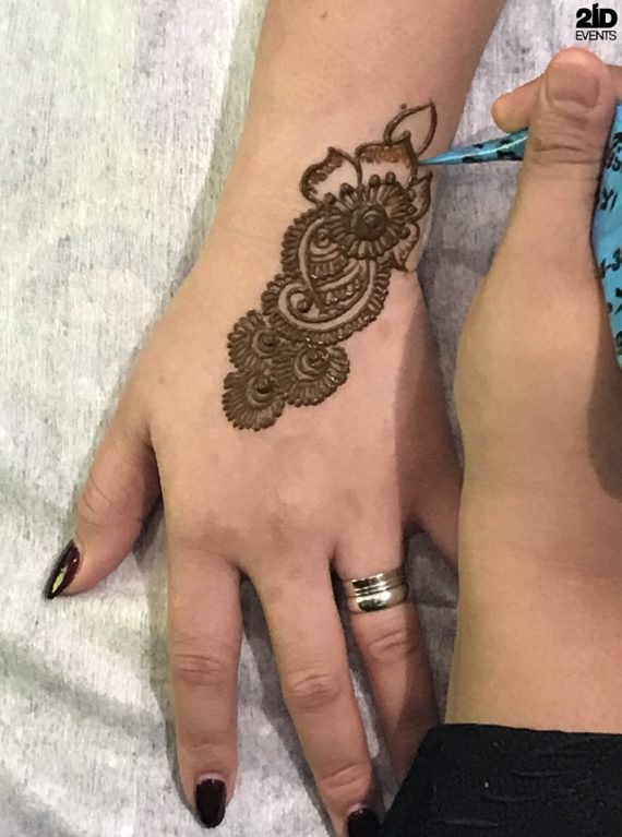 Henna Artist in Dubai