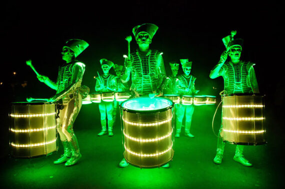WHITE WARRIOR DRUMMERS IN DUBAI 1 570x379 - WHITE WARRIOR DRUMMERS IN DUBAI
