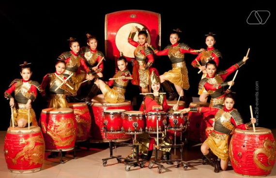 1t 570x368 - CHINESE DRUMMERS IN DUBAI