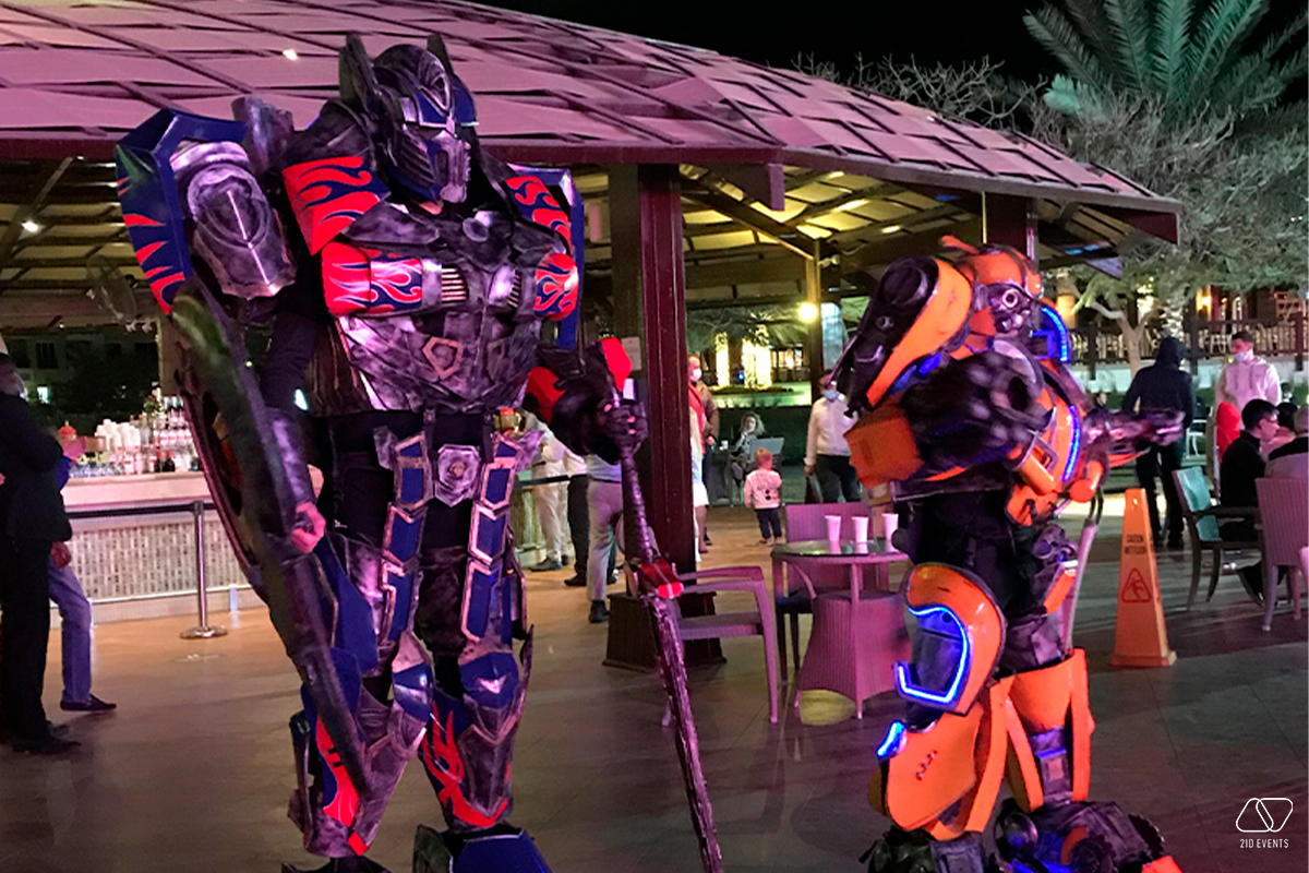 GIANT ROBOTS’ ENTERTAINMENT FOR THE PRIVATE EVENT 1 - GIANT ROBOTS’ ENTERTAINMENT FOR THE PRIVATE EVENT