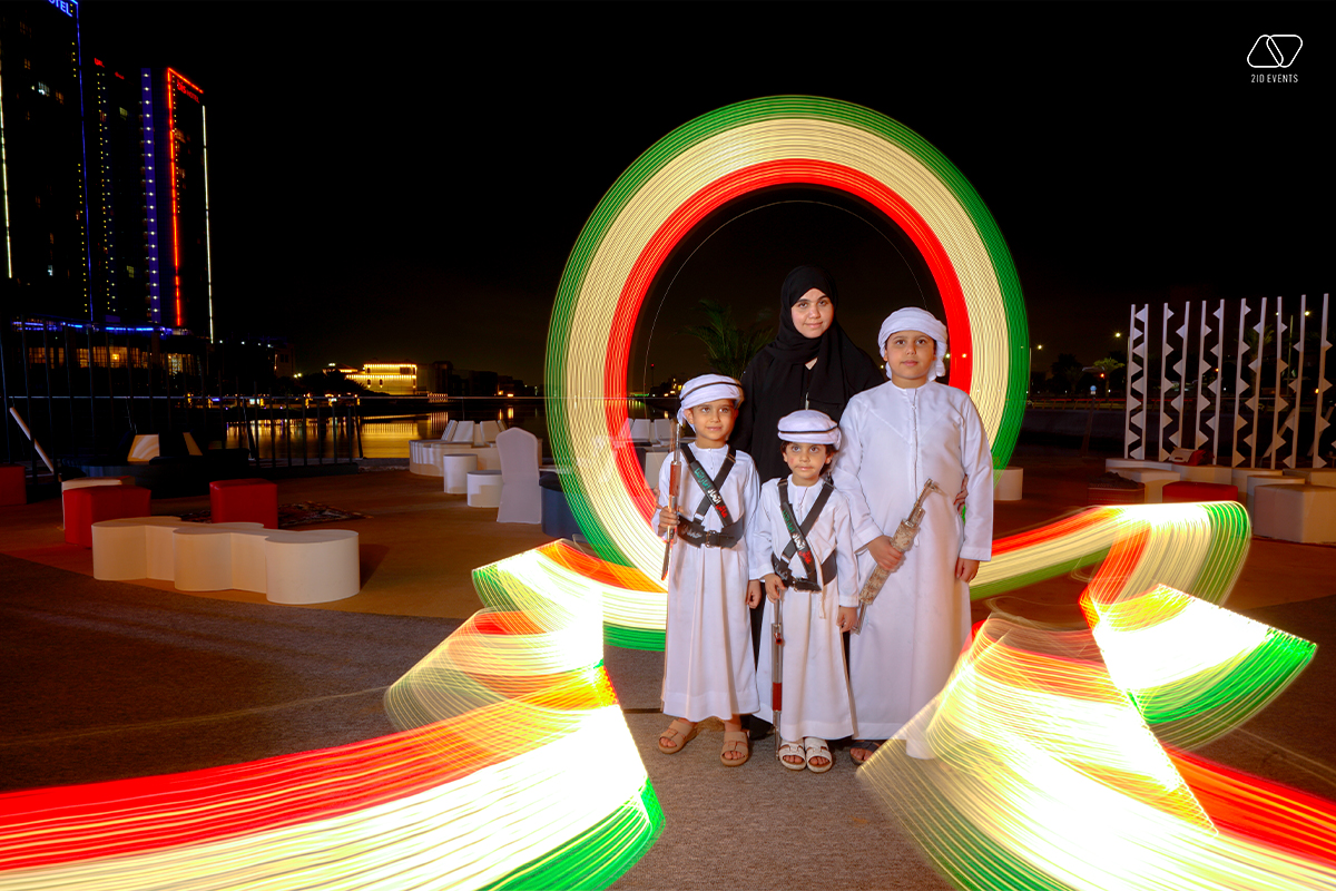 LIGHT CALLIGRAPHER FOR THE NATIONAL DAY 3 - LIGHT CALLIGRAPHER FOR THE UAE NATIONAL DAY