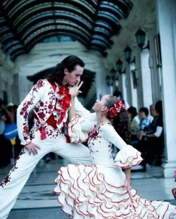 1440401591 flamenco 3 350x435 - FLAMENCO DANCE IN DUBAI