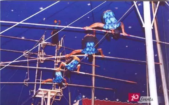 Slackline acrobatic act in Dubai