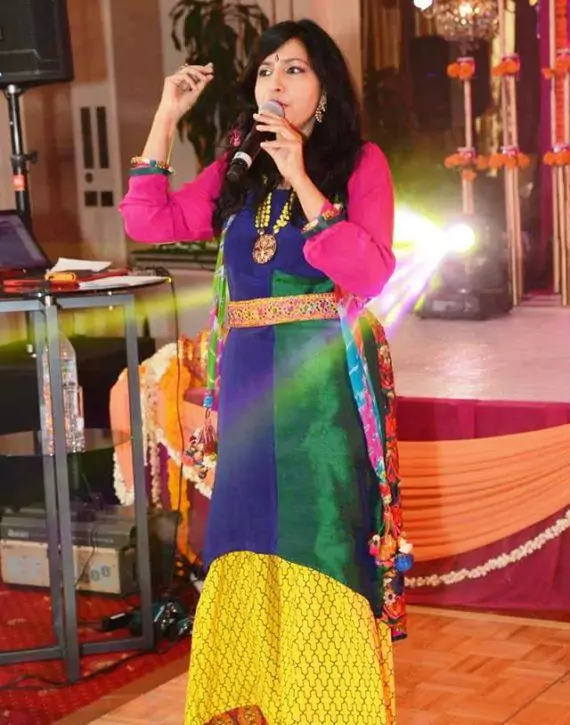 Bilingual MC & Hindi singer in Dubai